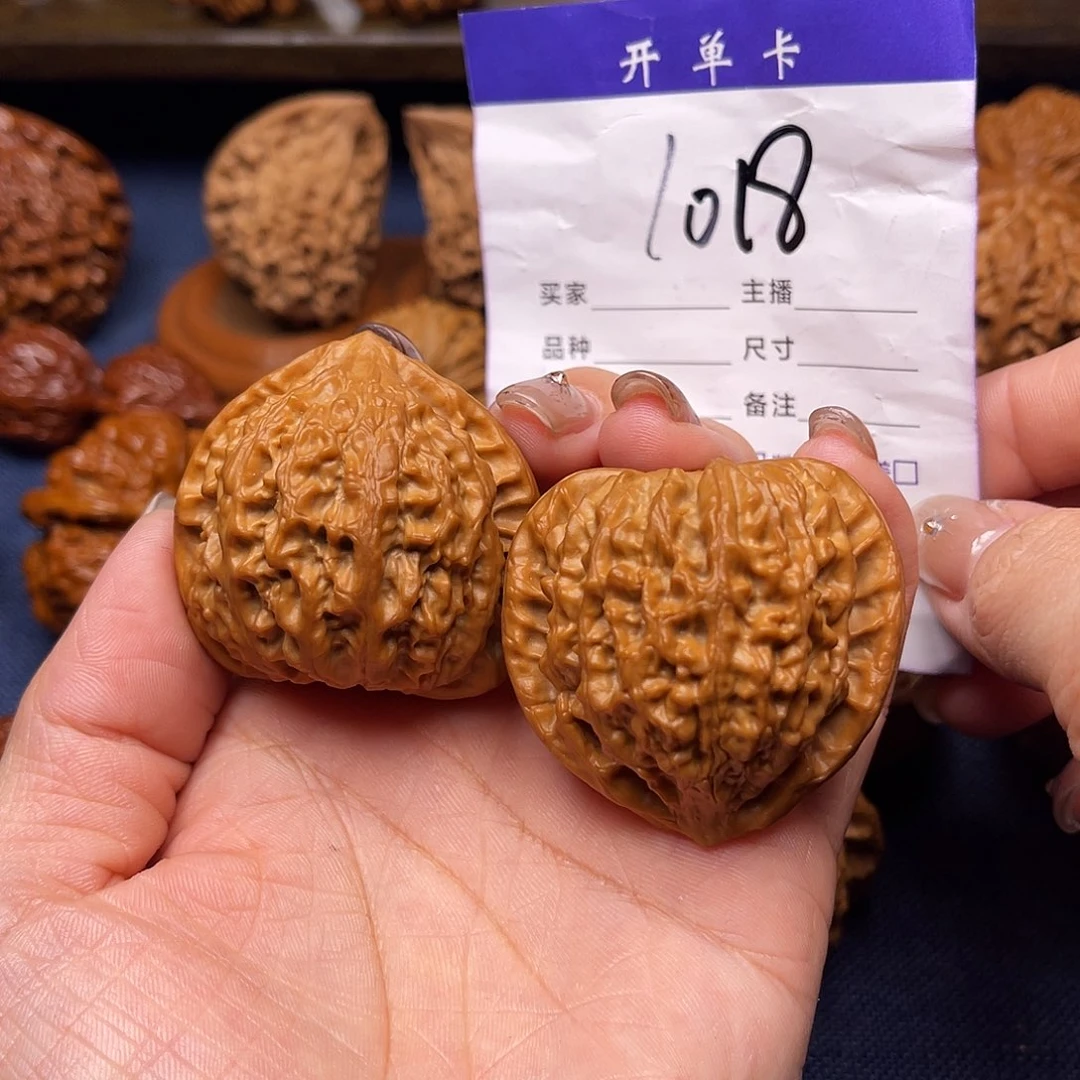 文玩核桃吊坠金牛43