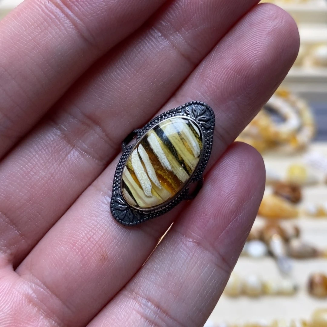 琥珀珠宝奇石未镶嵌