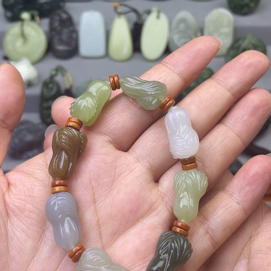 和田玉未镶嵌颈饰淡*