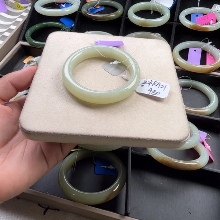 未镶嵌手镯和田玉玲珑美镯55.4