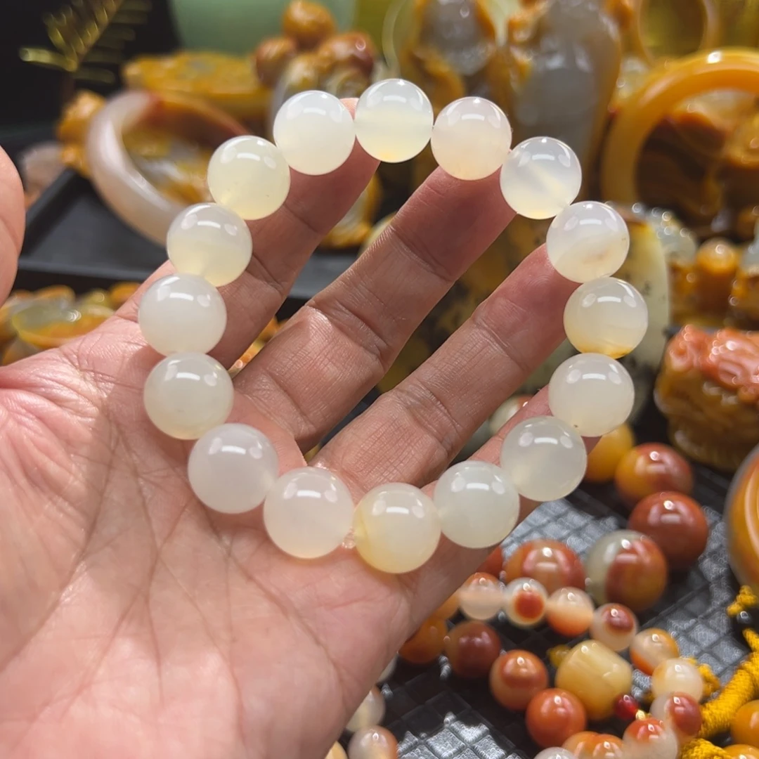 石英质玉未镶嵌颈饰