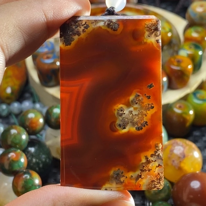 永***弃玛瑙/玉髓未镶嵌颈饰