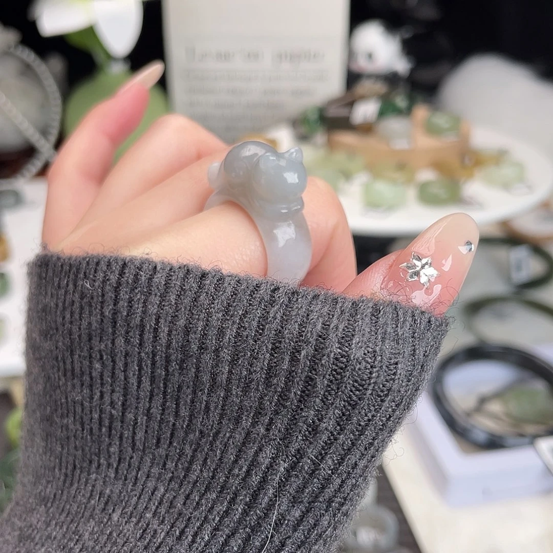 涓***子和田玉未镶嵌戒指h23烟紫猫猫内径19.2不退换