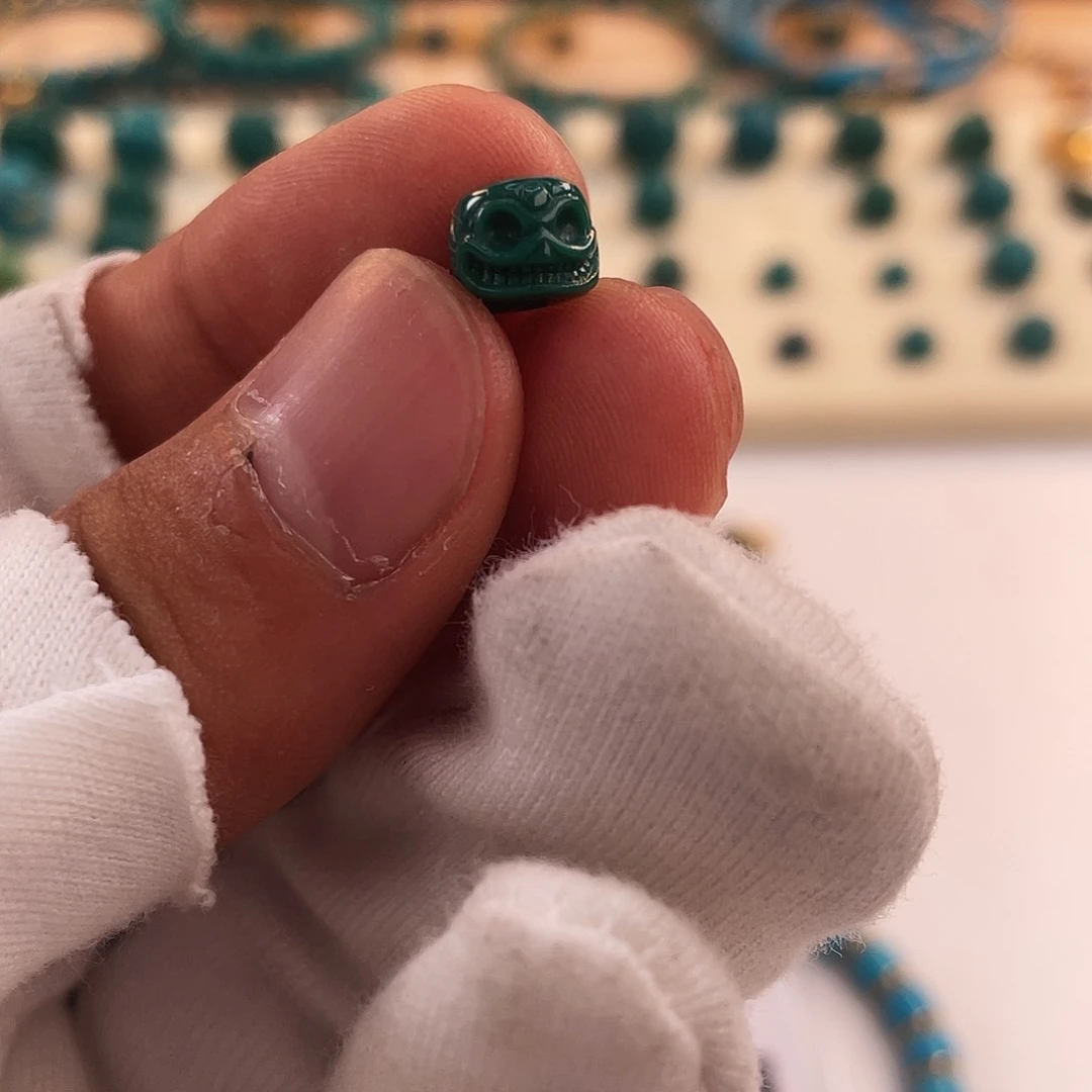 绿松石未镶嵌颈饰