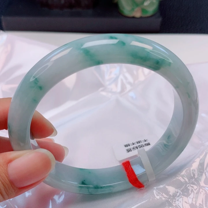 翡翠未镶嵌手镯61圈