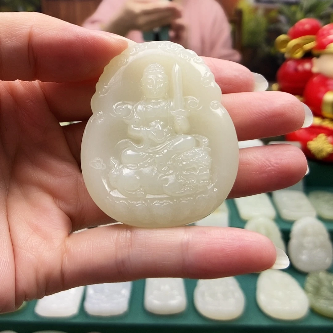 卡****和田玉未镶嵌颈饰