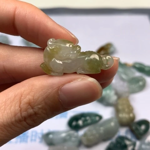 翡翠颈饰未镶嵌翡翠