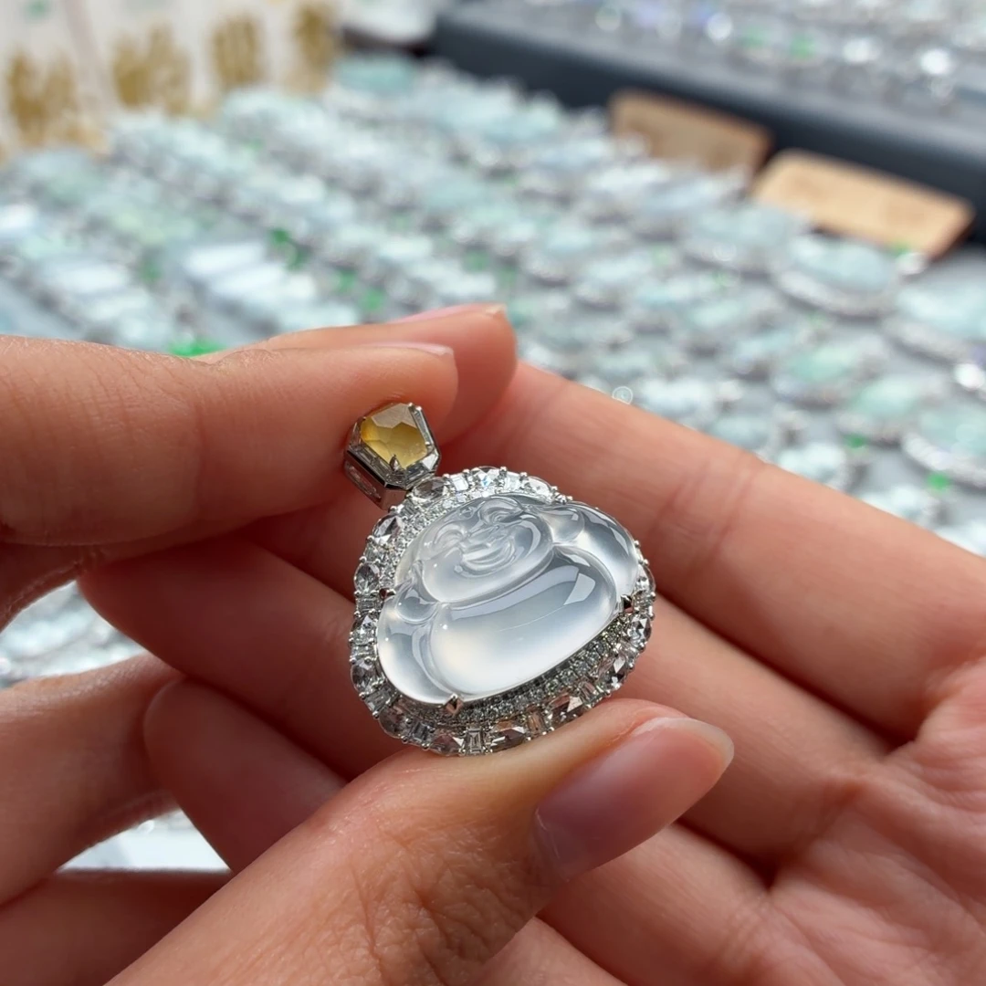 翡翠18K金镶嵌颈饰