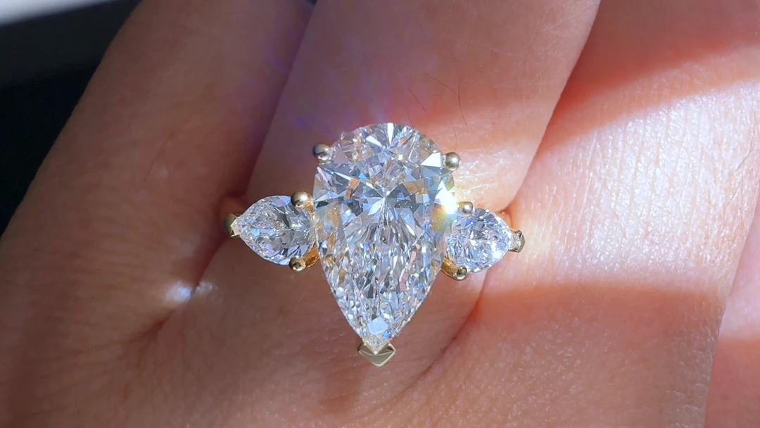 实验室培育钻石两克拉 E VS2水滴切割三石款培育钻戒，顺丰包邮