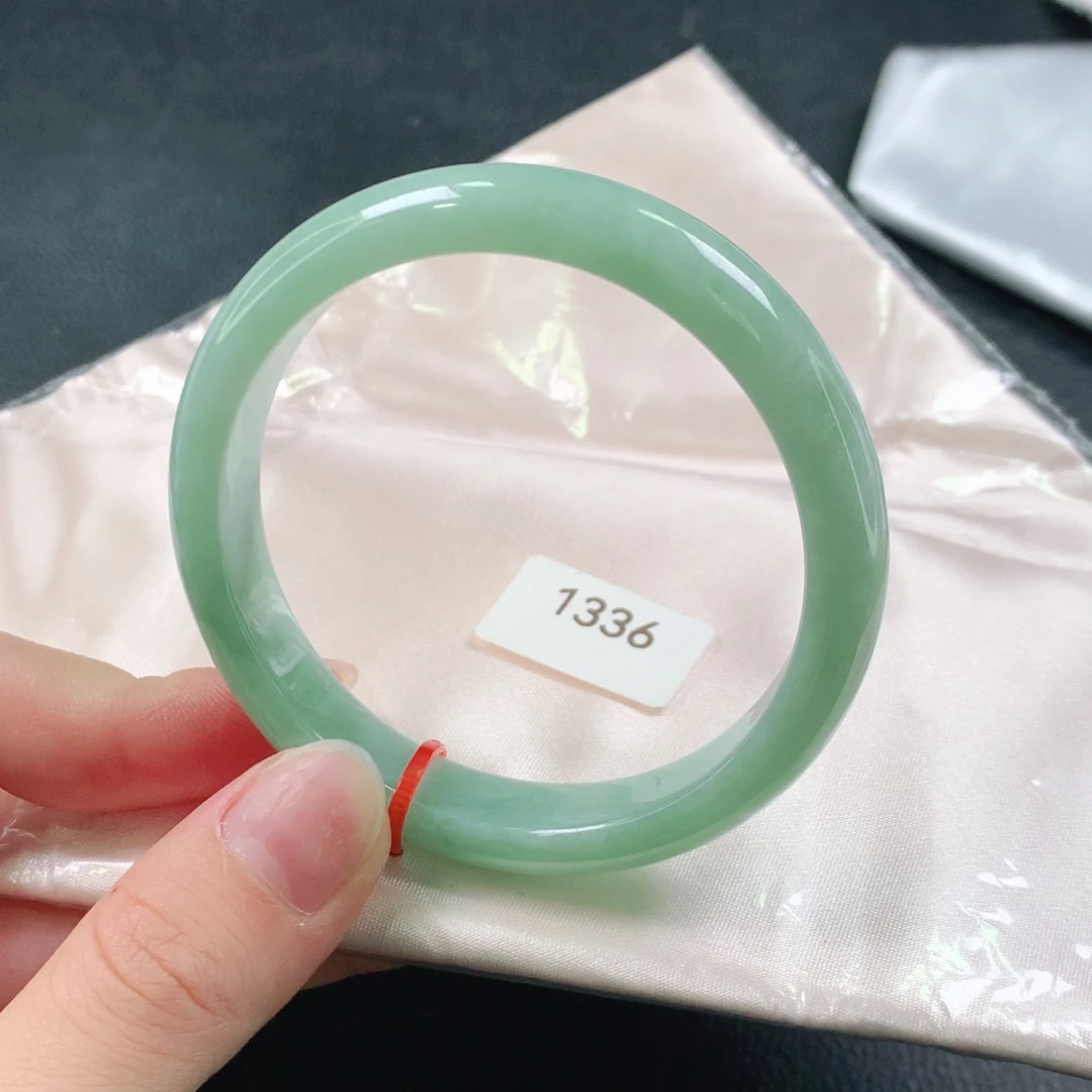 翡翠手镯未镶嵌天然翡翠手镯01