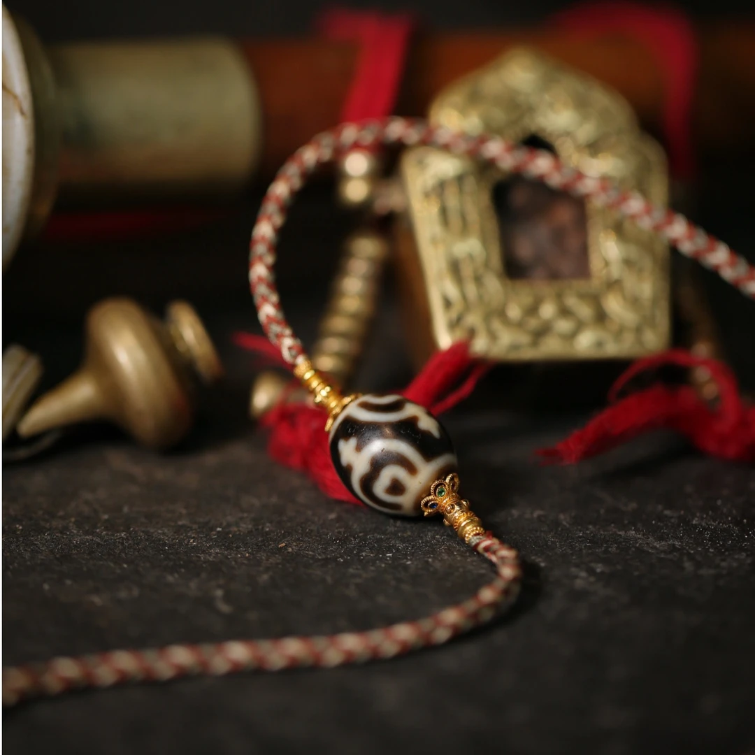 微黄小宝瓶达洛 精致美丽且高级 宝瓶莲花心 玛瑙项链