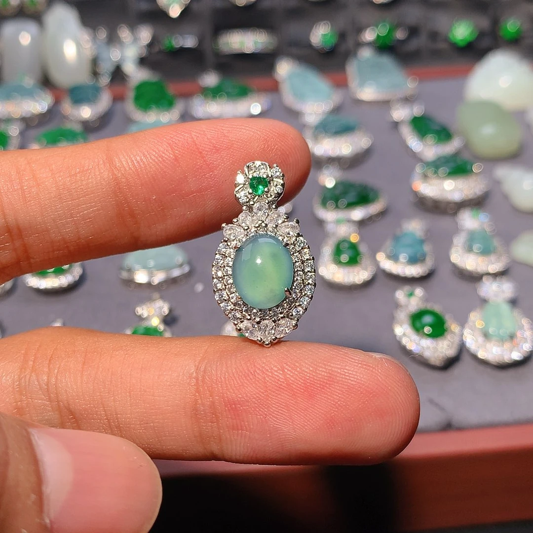 翡翠未镶嵌吊坠(不含链)