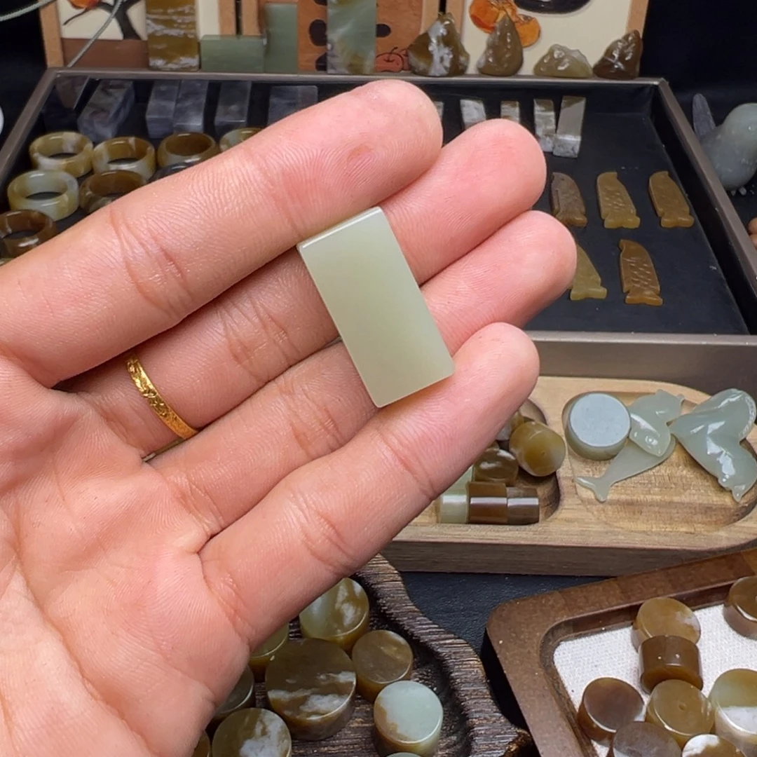 和田玉（糖玉）未镶嵌珠宝奇石印章福利