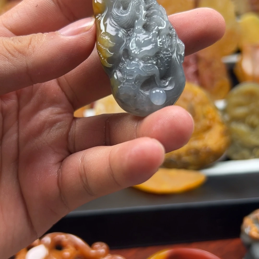 未镶嵌石英质玉（黄龙玉）黄龙玉