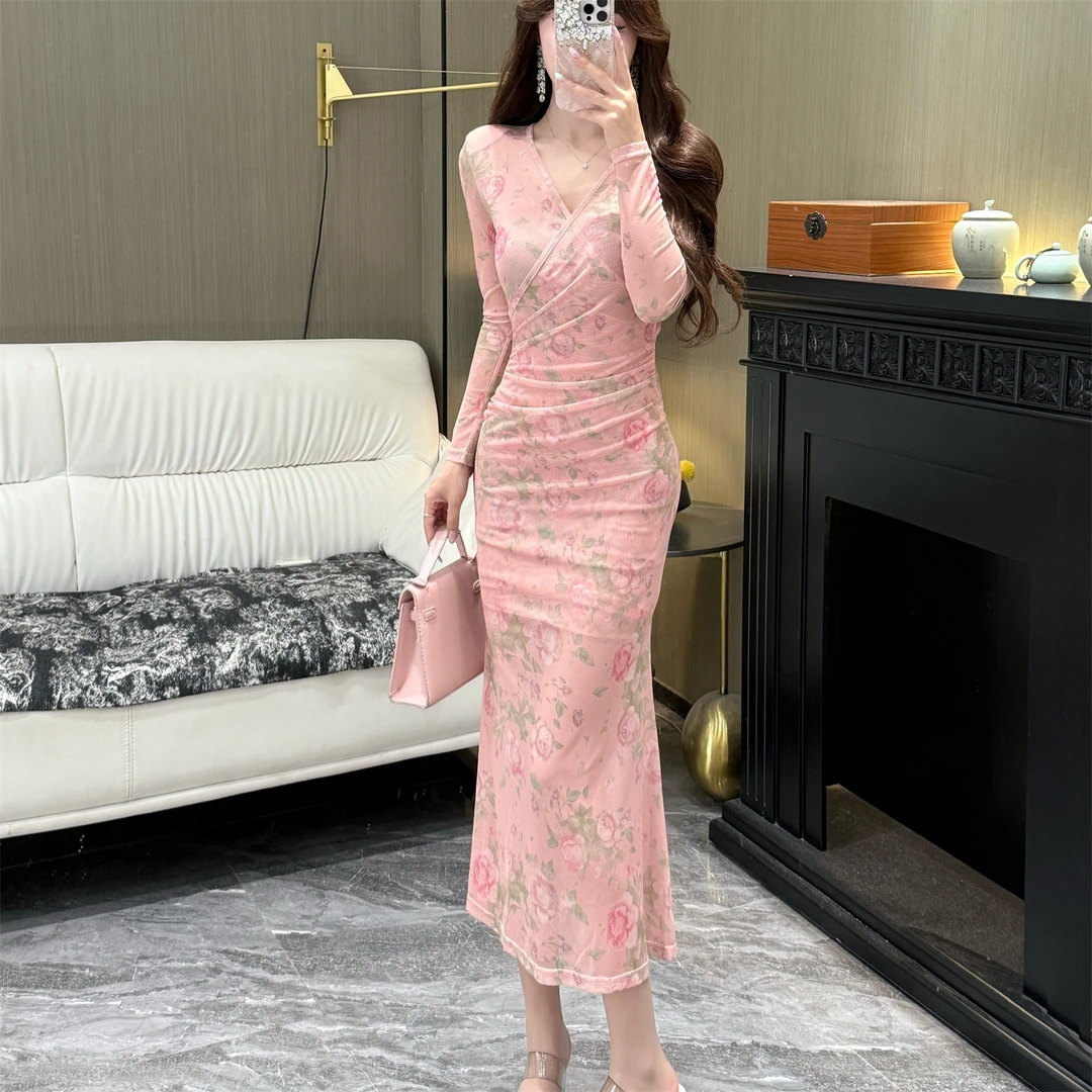 气质女人味轻奢V领长袖粉色幻想显瘦包身修身时尚百搭鱼尾连衣裙