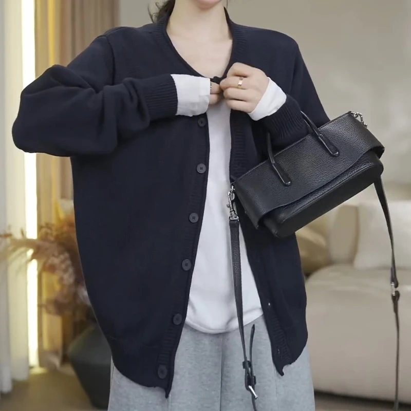 2025时尚女款宽松休闲减龄针织衫+百搭休闲女长袖T恤LK2506836