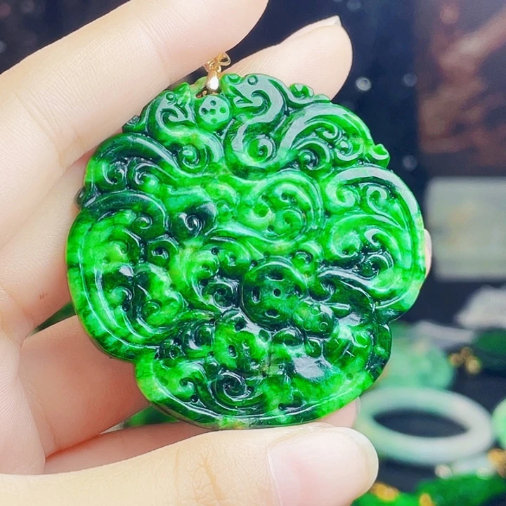 颈饰未镶嵌翡翠多样性