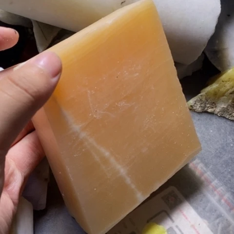 透闪石质玉未镶嵌珠宝奇石