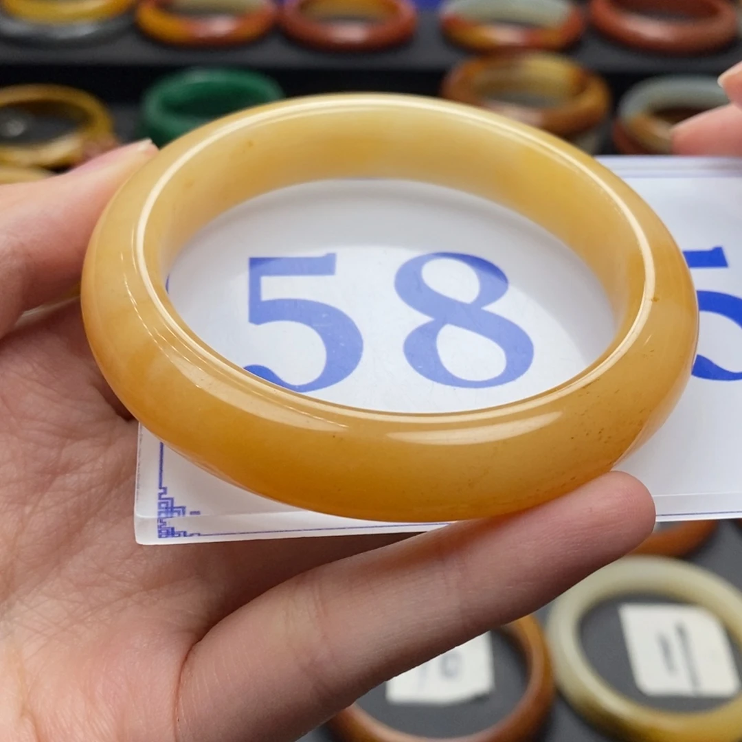 石英质玉（黄龙玉）手镯未镶嵌