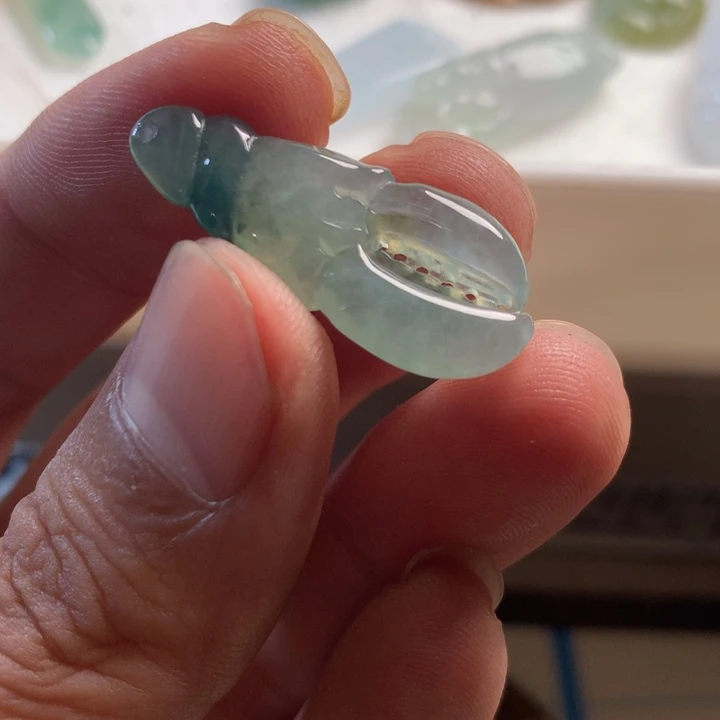 银***来翡翠未镶嵌颈饰翡翠