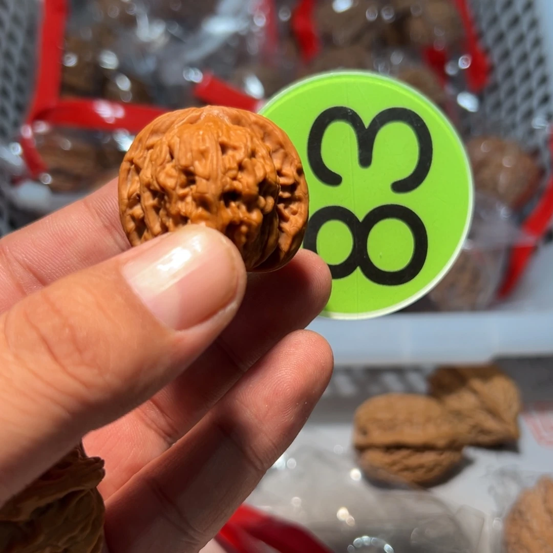 不***的文玩核桃，绿色83号