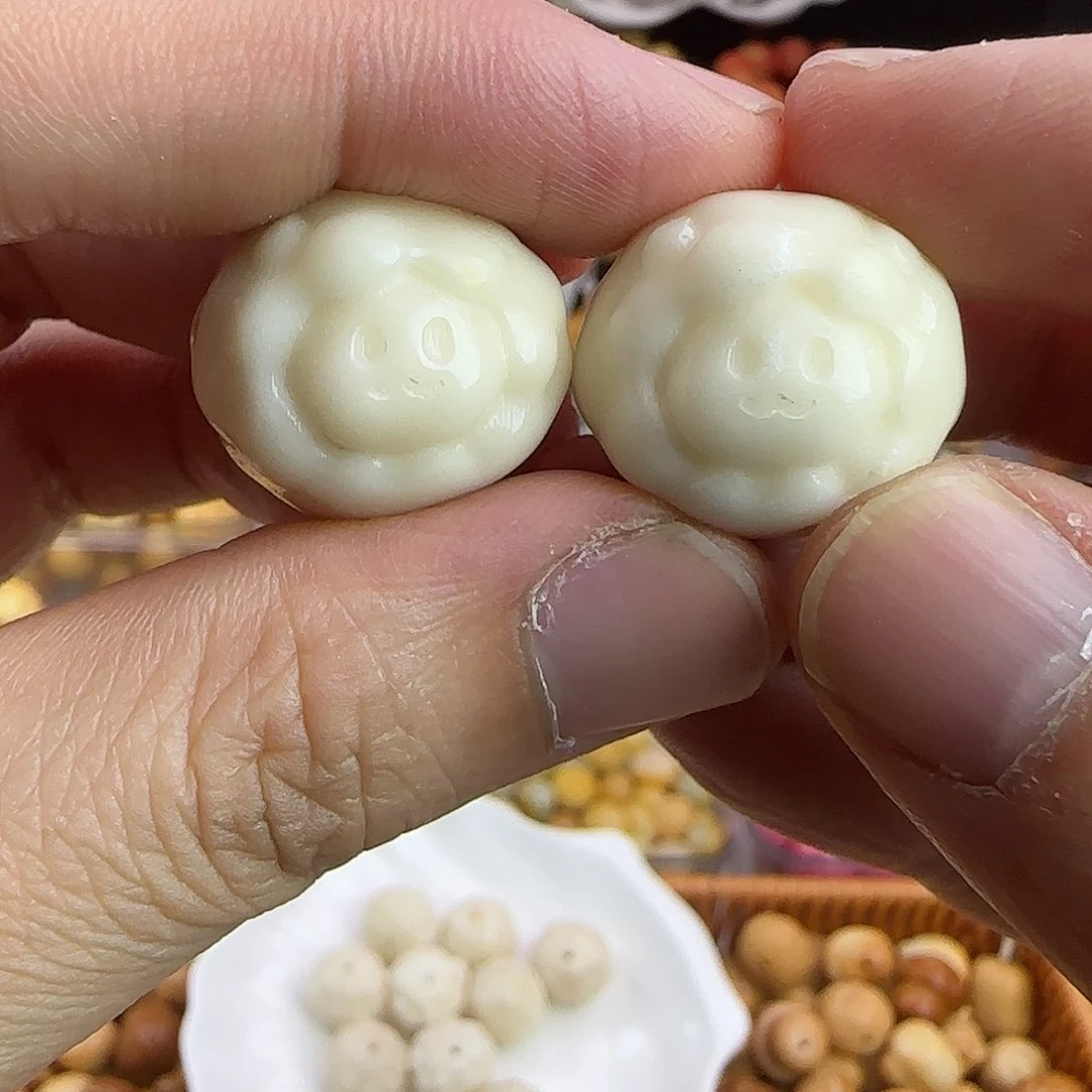 菩提根/象牙果吊坠瑕疵白色云朵羊5颗