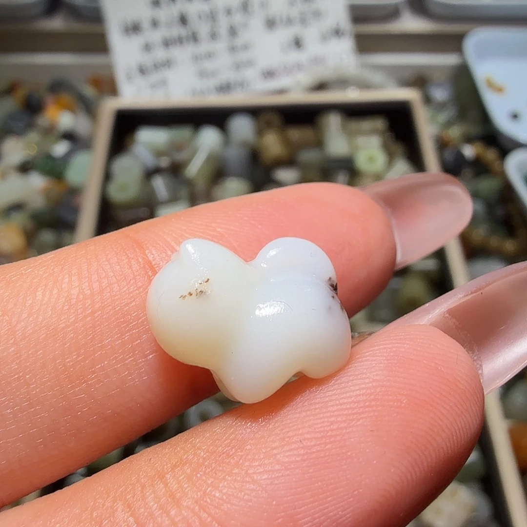 和田玉未镶嵌珠宝奇石