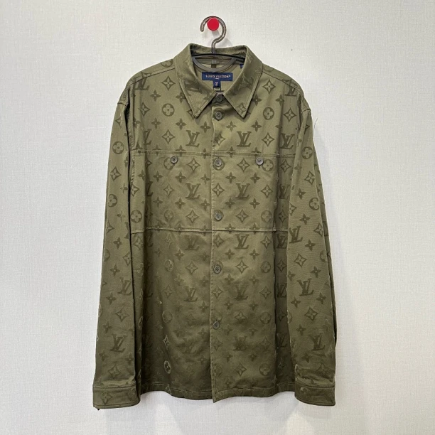 99新 LouisVuitton/路易威登 绿色植绒衬衫/尺码XXL/编号11734