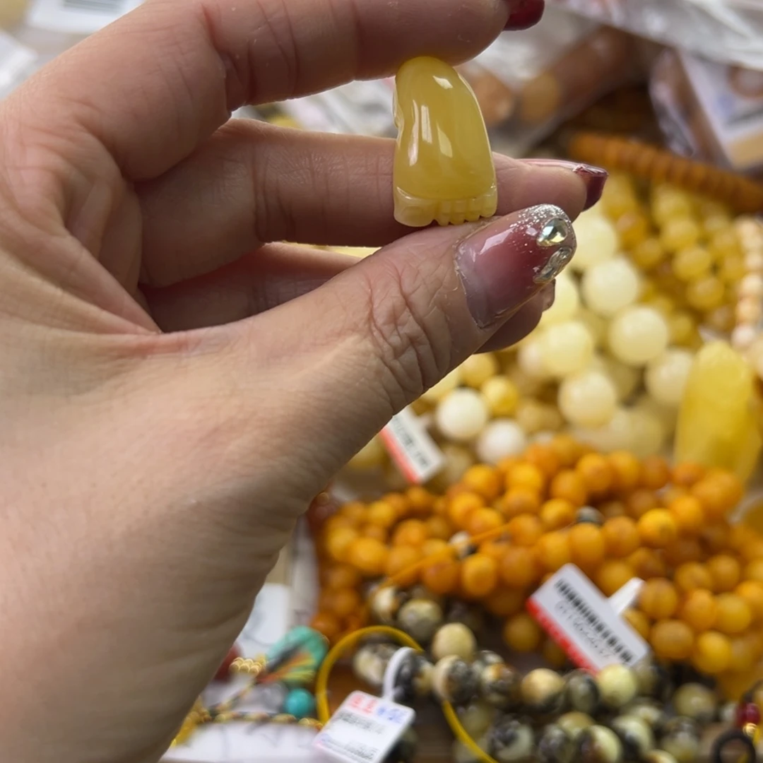 琥珀珠宝奇石未镶嵌