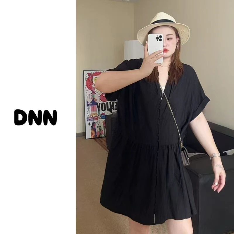 现货【大妮妮】大码满分状态黑色V领中裙2025新款显瘦连衣裙7101