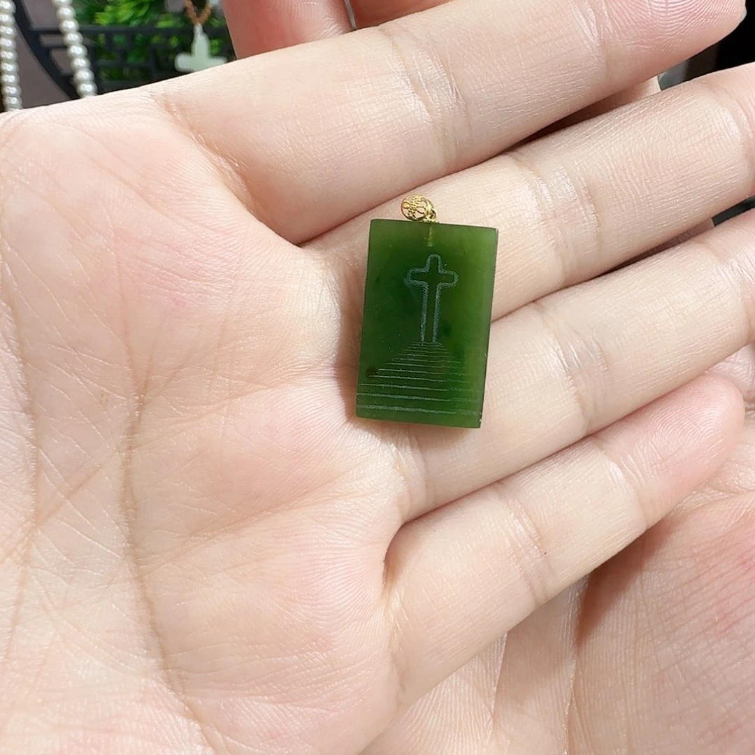 和田玉18K金镶嵌颈饰