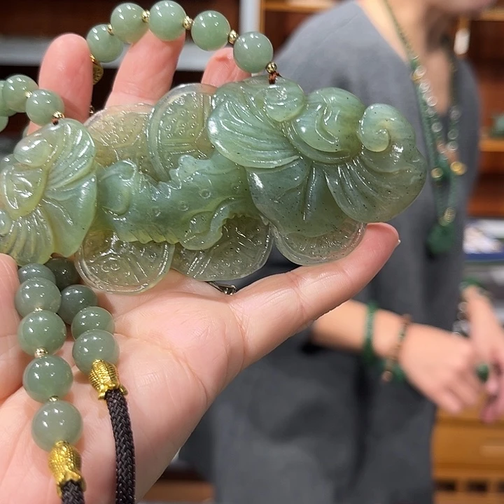 颈饰未镶嵌和田玉（糖玉）