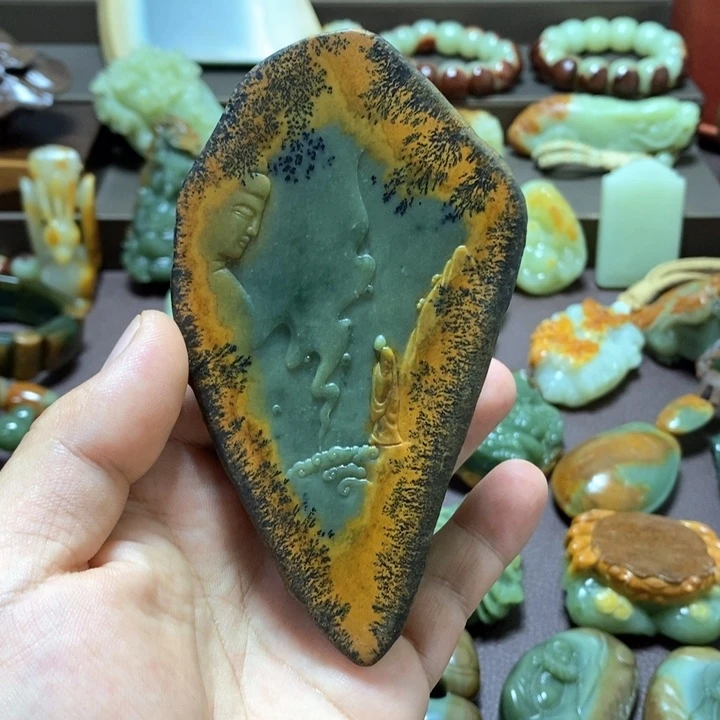 岫岩河磨玉（透闪石质玉）未镶嵌摆件一心向佛
