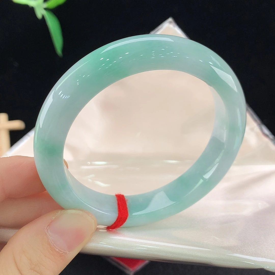 翡翠未镶嵌手镯1110