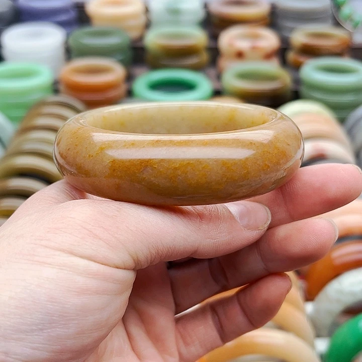 未镶嵌手镯（圆镯）石英质玉