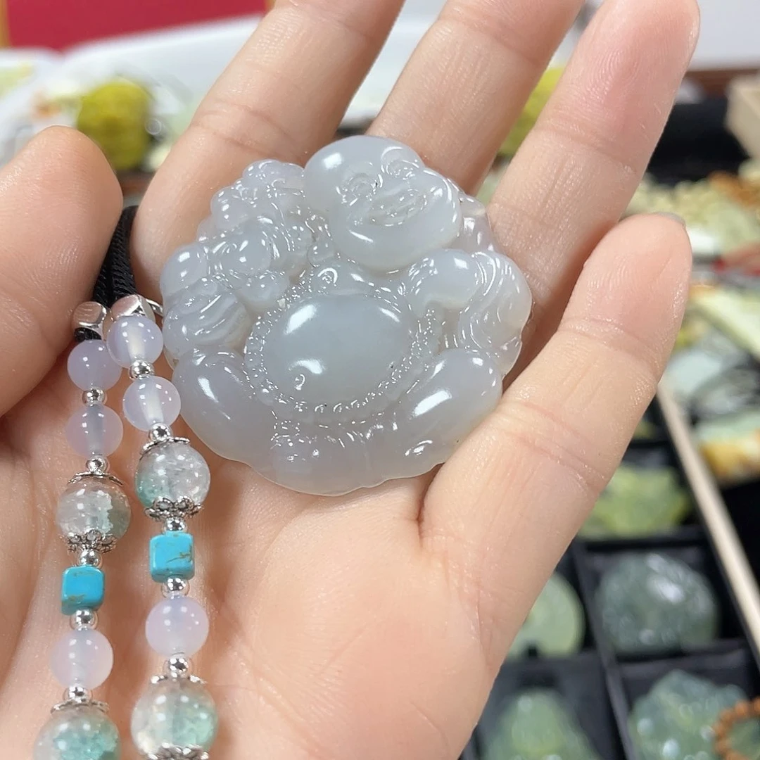 蛇纹石玉颈饰未镶嵌