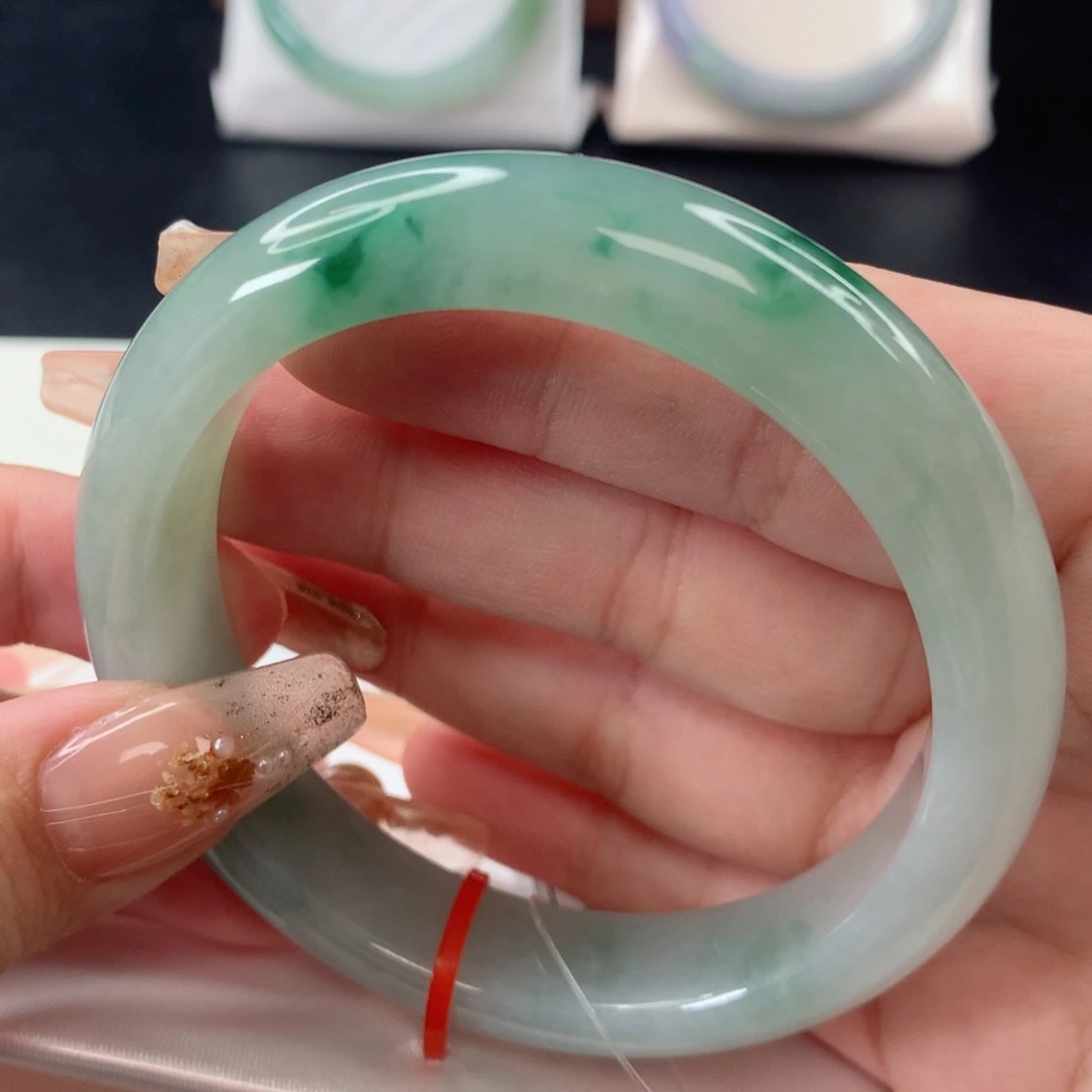 翡翠手镯未镶嵌56.7圈口