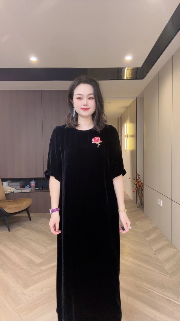 YS211玫瑰立体花真丝丝绒轻奢女士桑蚕丝连衣裙m117