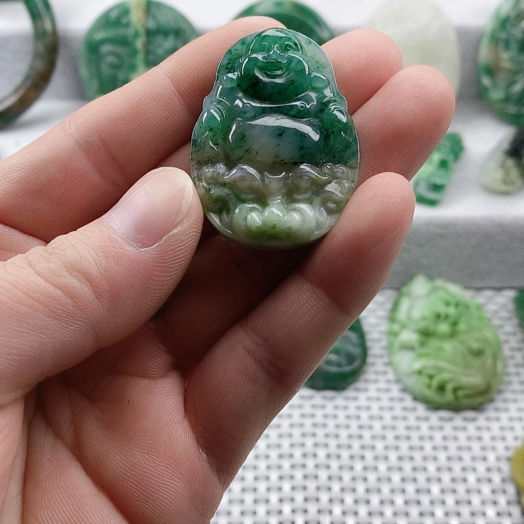 独山玉未镶嵌颈饰