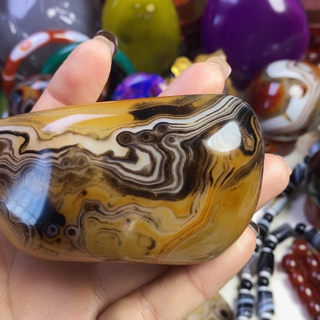 一***力玛瑙/玉髓未镶嵌珠宝半成品