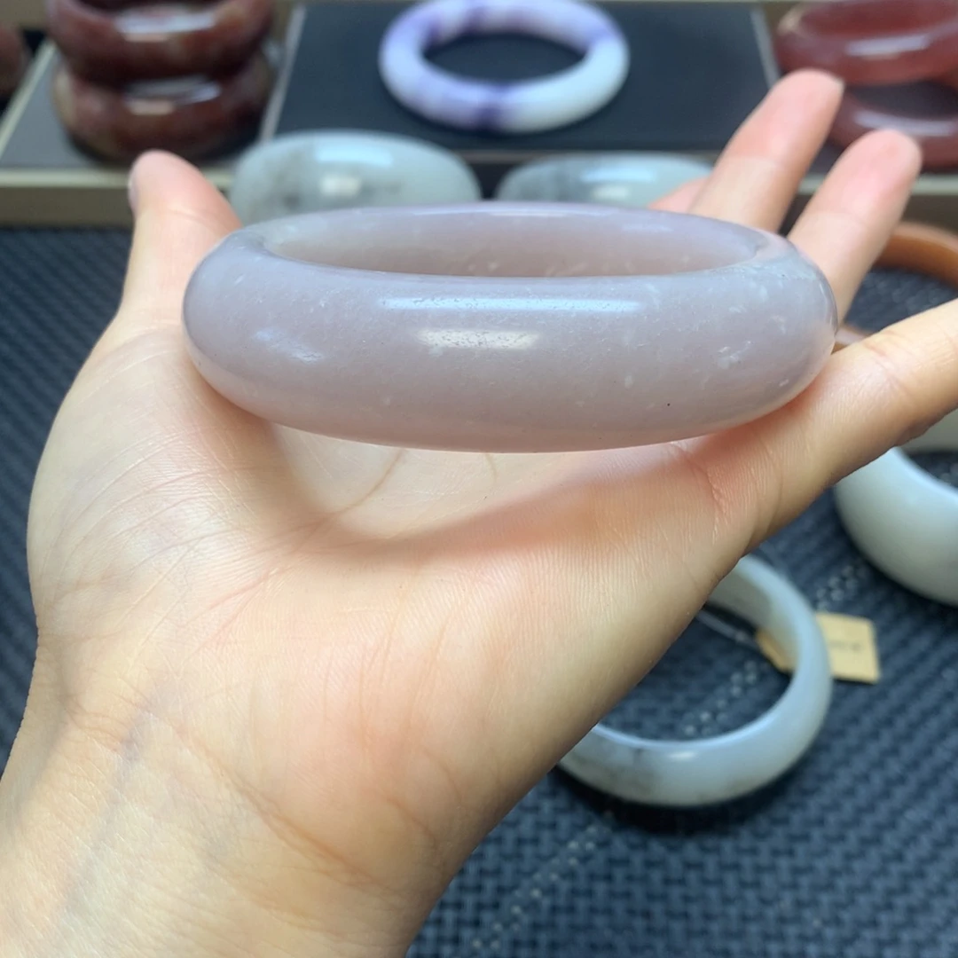 石英岩玉未镶嵌手镯微瑕