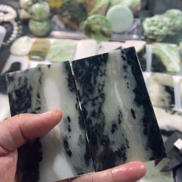 独山玉颈饰未镶嵌风**淡