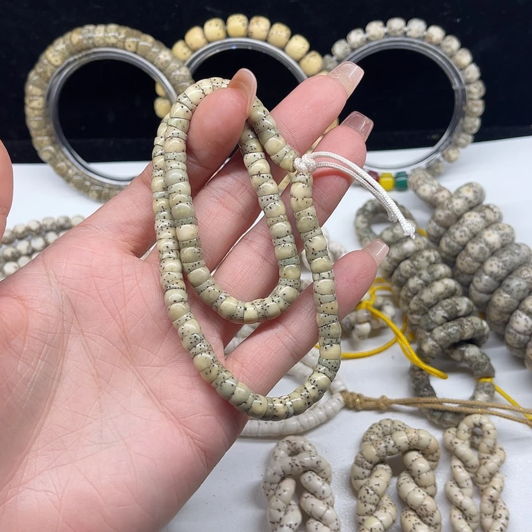 ****卡6原生态石玉料小青蛇大肠