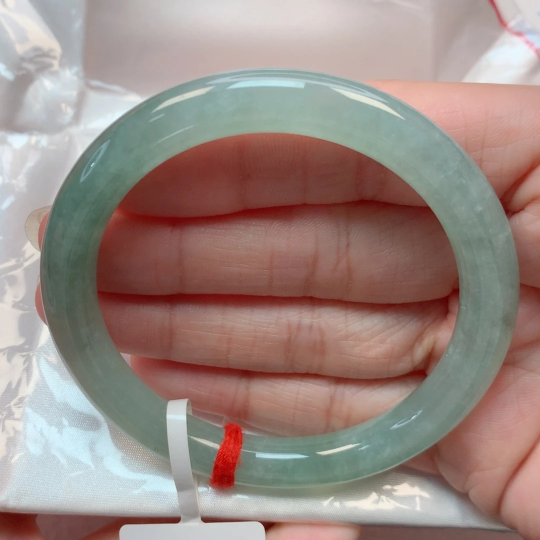 翡翠手镯未镶嵌54圆条 冰晴底