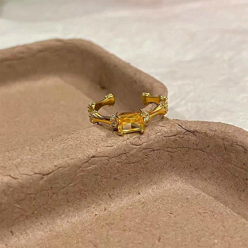 铜合金合成锆石戒指 高级感竹节方形开口戒指女轻奢气质指环7143