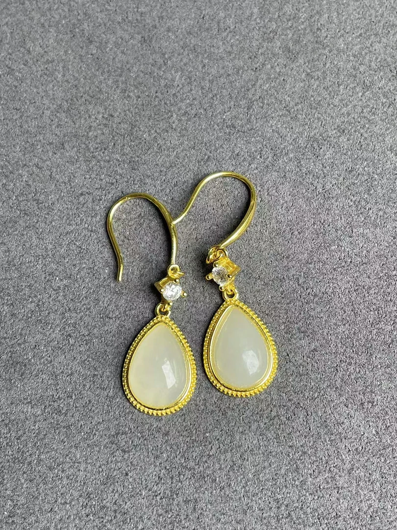 S925银镶嵌天然和田白玉水滴耳钩