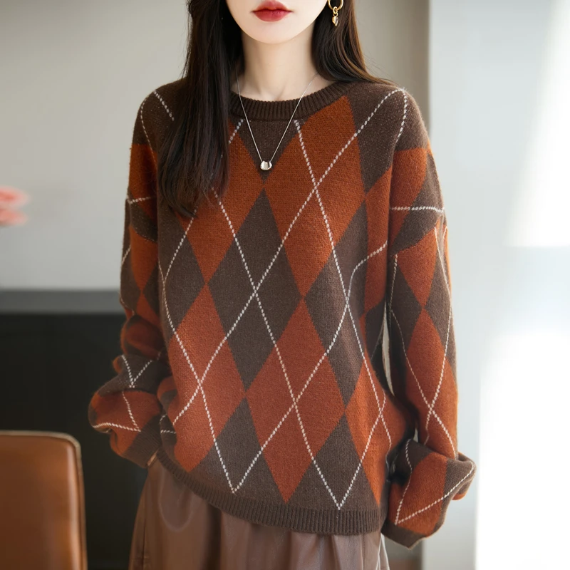 格子款宽松型针织衫拼色菱形格长袖打底衫