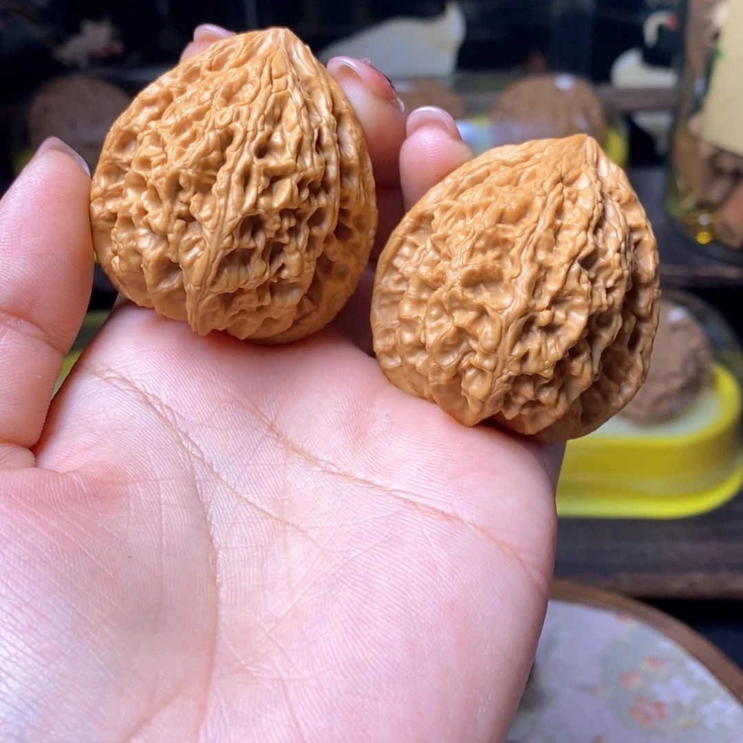 文玩核桃把件商*山涞水虎头王41加