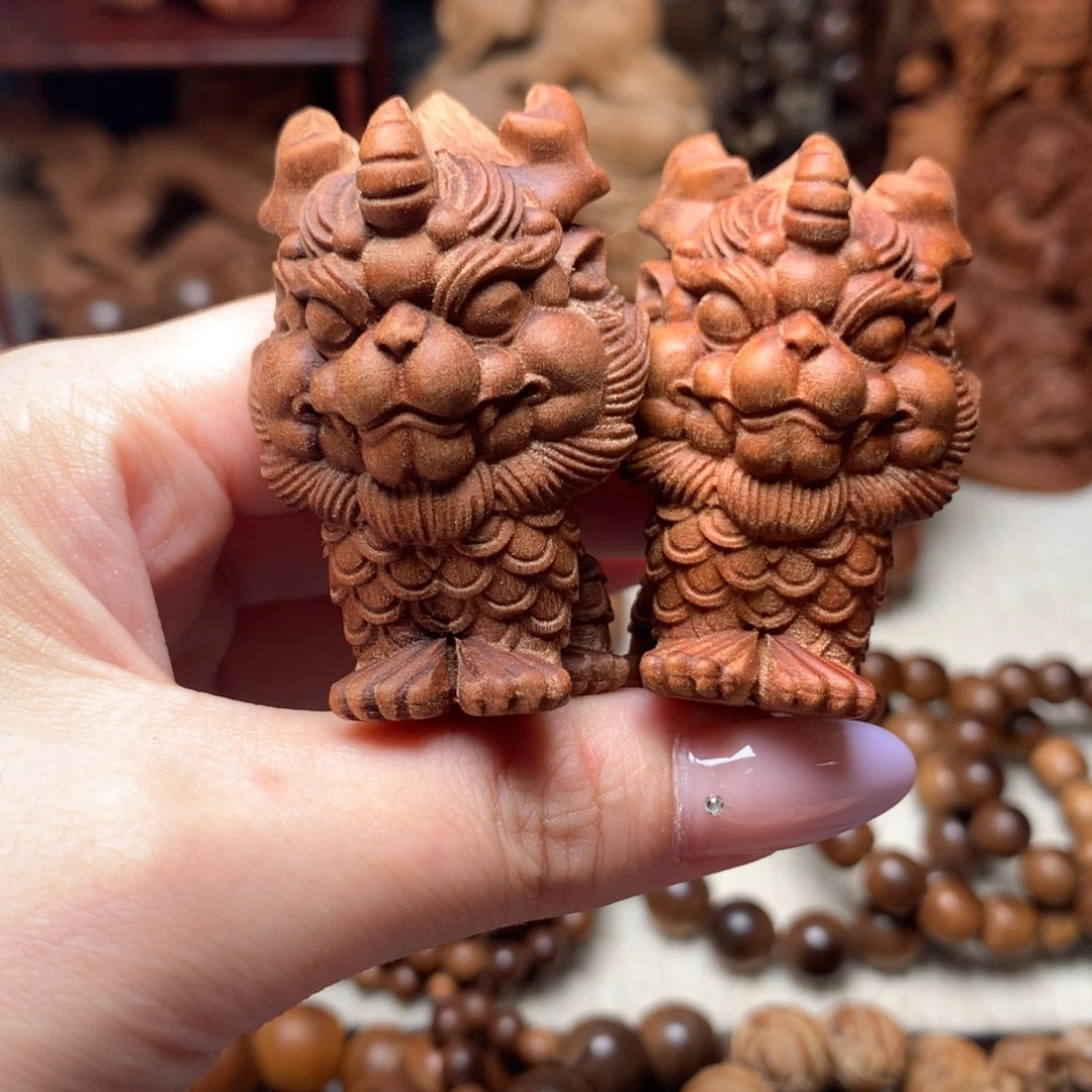 檀香木其他老山檀香小麒麟一对微瑕