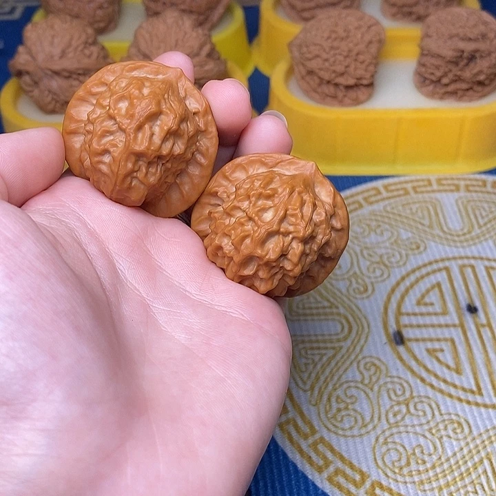 瓷娃娃文玩核桃文文玩核桃